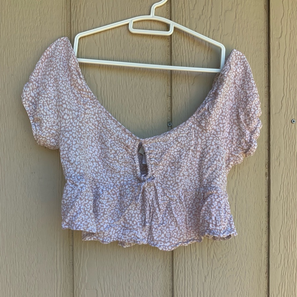 Ruffled croptop (light pink and white)